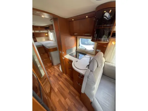 Hymer B678 Einzelbetten Hubdach  Foto: 12