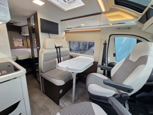 Karmann Davis 640 Lengte Bedden 9G Automaat  foto: 10