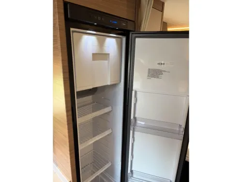 Knaus L!ve Ti 650 MEG Low single beds 180hp photo: 16