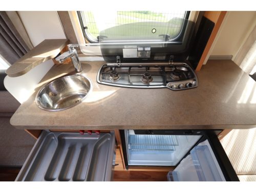 Knaus Sudwind Silver Selection 450 FU Mover Floor heating photo: 12
