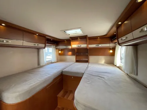 Hymer B678 Einzelbetten Hubdach  Foto: 18