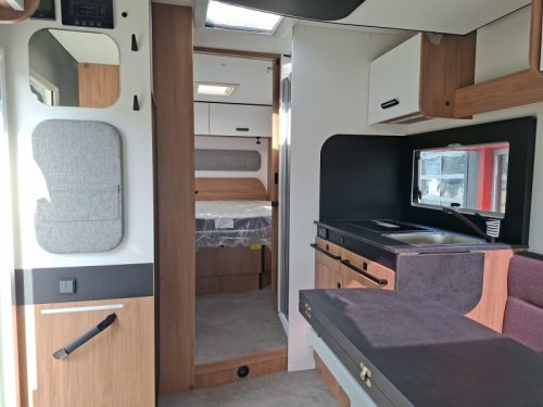 Chausson 798 Titanium Line Luxus mit ger&auml;umigem Queensbett Foto: 8