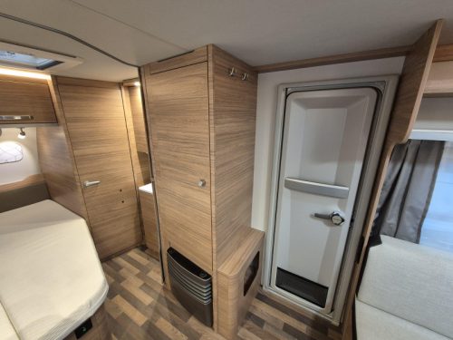 Weinsberg CaraOne Edition HOT 450 FU with cassette awning! photo: 17
