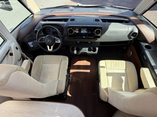 Carthago Chic C-Line I 5.0 QB Queensbed- MERCEDES photo: 13