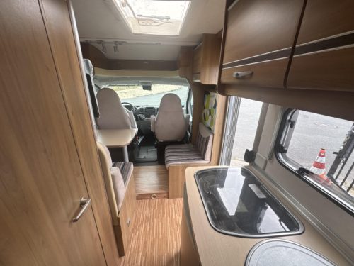 B&uuml;rstner Travel Van T 620 Single beds Air conditioning photo: 19