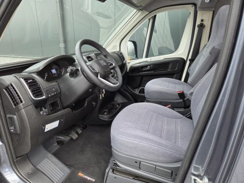 Clever Runner 640 Skyroof 180HP Busbiker photo: 16