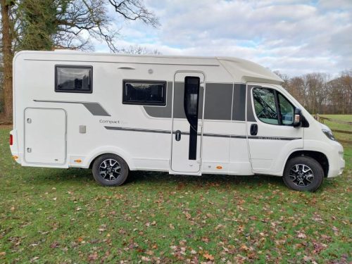 Adria Compact Axess 670 SL, double air conditioning, tow bar photo: 5