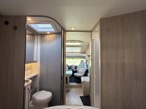 RAPIDO 686 F Euro6 Queen bed 2X Air conditioning Solar panel Awning Bicycle rack photo: 20