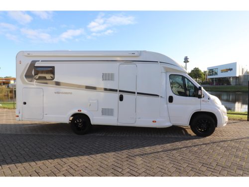 Weinsberg CaraLoft 700 MEH Single beds photo: 2