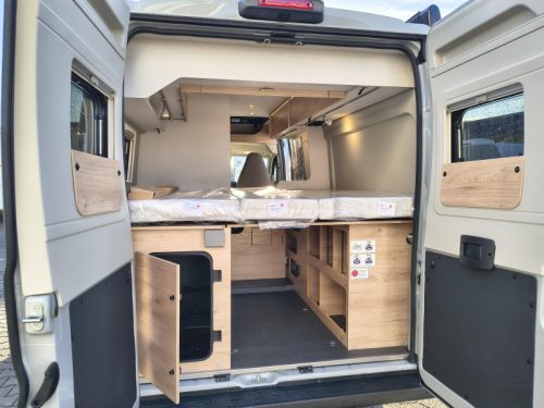 Dethleffs Globetrail 640 ES - automaat - slaapdak  foto: 3