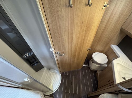 Knaus Sky TI 700 MEG Platinum Automaat - Enkele bedden foto: 17