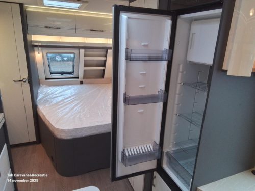 Hobby Excellent 560 CFE Model 2026 Large C Seating photo: 12