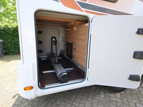 Weinsberg CaraCompact 600 MEG roof air conditioning and tow bar photo: 16