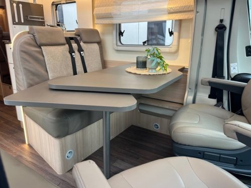 B&uuml;rstner Lyseo T 728g Aut. Dachklimaanlage Einzelbetten Klimaanlage Cruise BearLock Fahrradtr&auml;ger Foto: 22