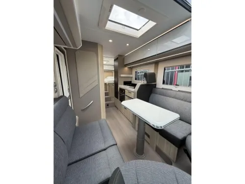 Adria Compact Supreme DL Face-to-face - Automaat foto: 14