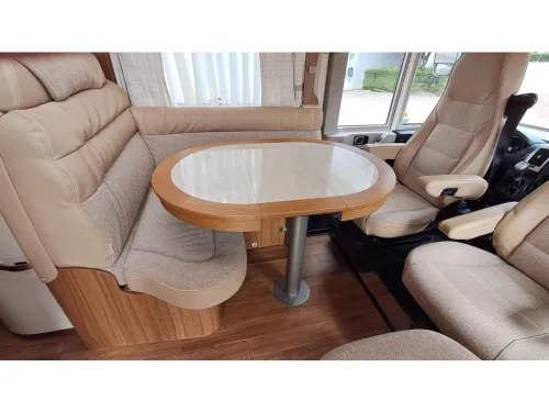 Hymer B 588 Airco / single beds/ E&P  photo: 7