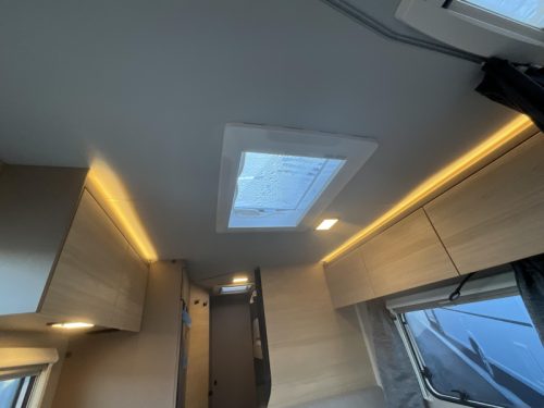 Weinsberg CaraLife 500 QDK STOCKBETT-KLIMAANLAGE Foto: 15