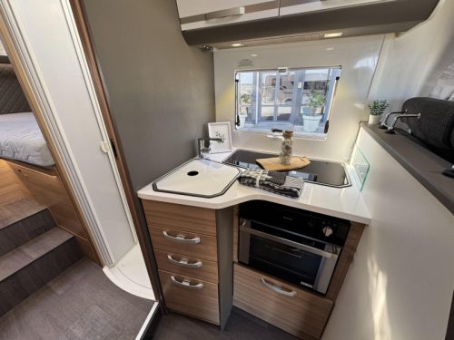 Adria Matrix Supreme 670 SL ALDE Automatic FULLY EQUIPPED! photo: 14