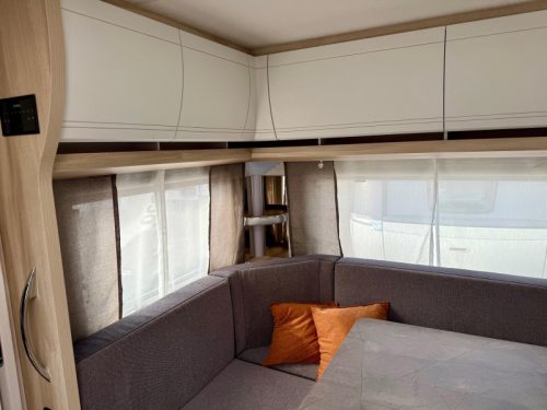 Hobby De Luxe 460 UFE Franz&ouml;sisches Bett & Rundsitzgruppe! Foto: 15