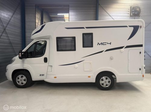 Mc Louis MC4 231 Transverse bed + Lift bed / Euro6! photo: 3