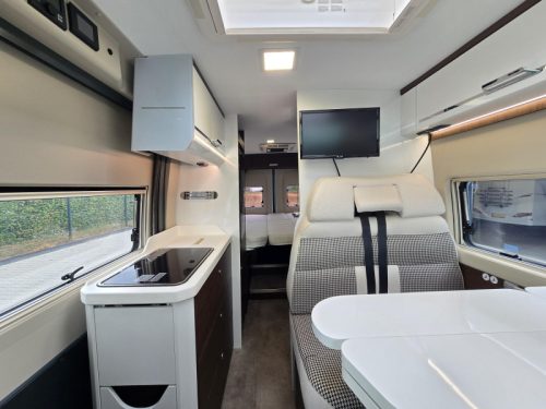 Karmann Davis 640 Lengte Bedden 9G Automaat  foto: 11