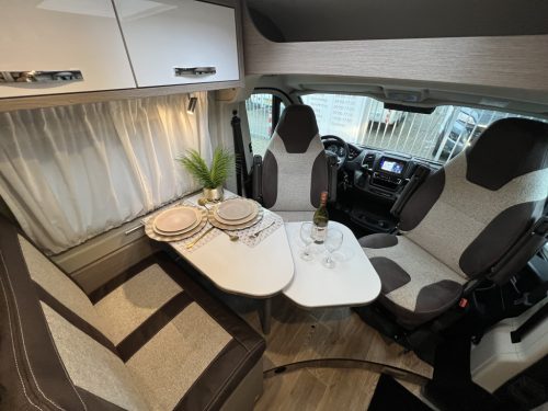 P&ouml;ssl Roadcruiser 640D LITS JUMEAUX BO&Icirc;TE AUTOMATIQUE 9 VITESSES 2025 photo : 1