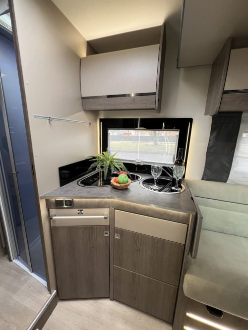 Challenger Graphite 348 QUEENSBED+HEFBED AUTOMAAT 170PK Foto: 5