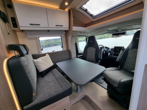B&uuml;rstner Lyseo Time T Skyline 690 G Foto: 11