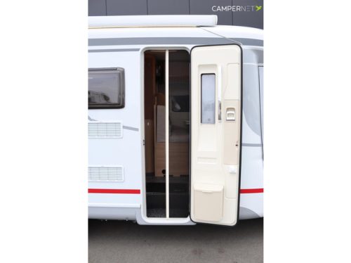 LMC Cruiser V646 140hp Automatic | HEO safe locks | Thule awning | Towbar | Single beds | Bearlock | Panoramic roof | Compact model photo: 4