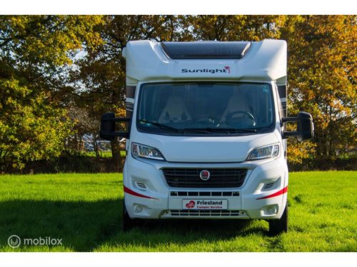 Sunlight T67 Single beds and Pop-top roof photo: 3