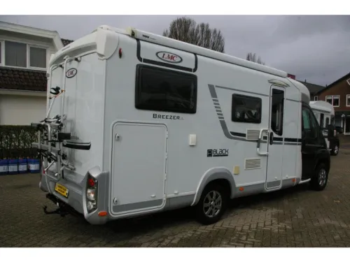 LMC Breezer 646 G Single beds, XXL Garage photo: 1