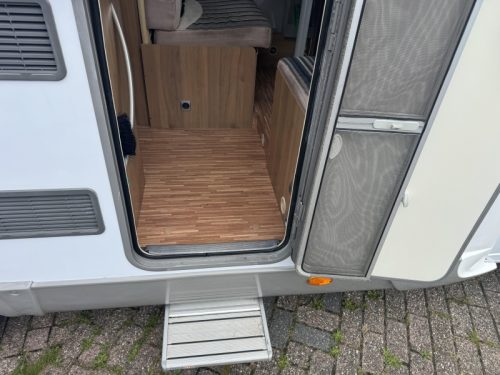 B&uuml;rstner Travel Van T 620 Single beds Air conditioning photo: 25