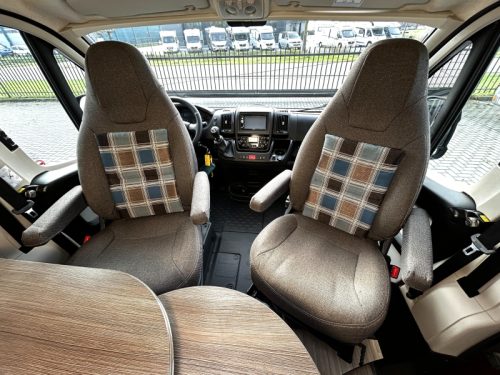 P&ouml;ssl Roadcruiser 640 Enkele-bedden/2017/Euro-6  foto: 14
