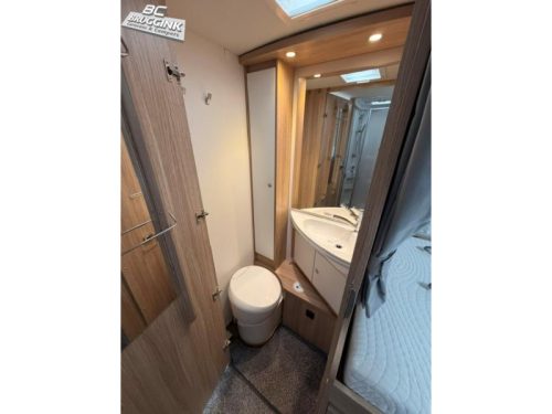 Sunlight T 68 Adventure Edition SINGLE BEDS photo: 12