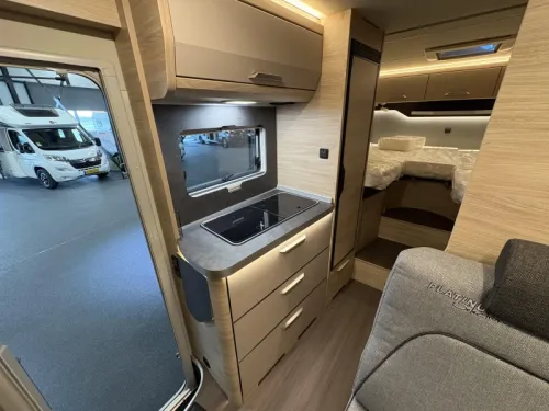 Knaus Van TI Plus 650 MEG platinum selection photo: 11