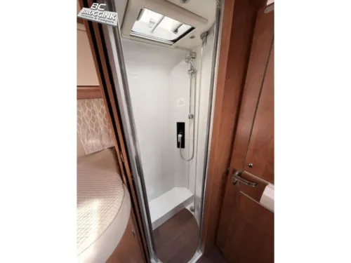 Carthago Chic C-Line I 4.9 LE NO POP-UP BED! photo: 13
