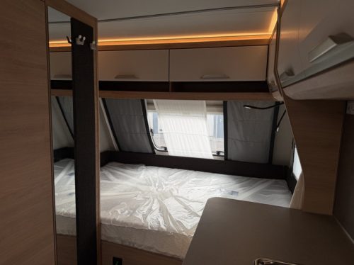 Knaus SUDWIND 420 QD Black Selection Campovolo grey / 50% Offres photo : 10