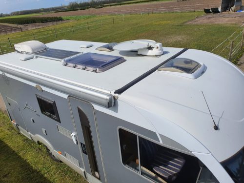 Fiat Ducato B&uuml;rstner Aviano i 650, 2 paneles solares Control de crucero Aire acondicionado de techo foto: 1
