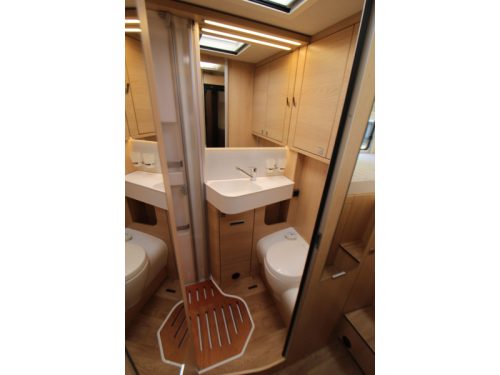 Hymer BMC-I 600 Single beds + Pop-top roof  photo: 26