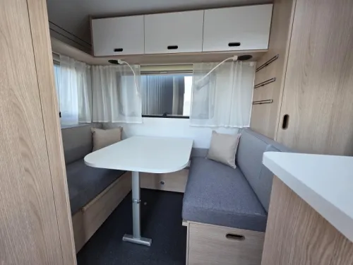 Adria Aviva 400 PS Foto: 3