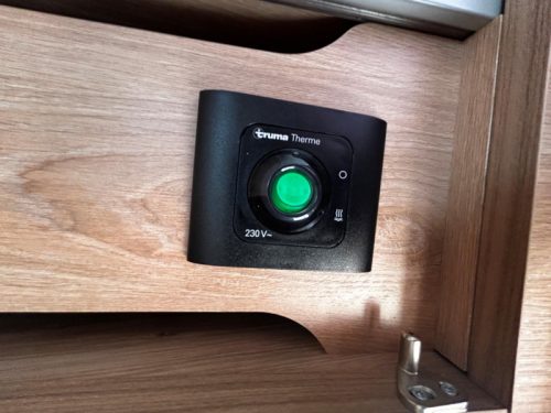 Knaus Sudwind Black Selection 450 FU Temporary Special Offer Package photo: 15