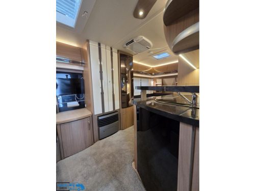 Fendt Tendenza 495 SF * Roof air conditioning * Awning* 1st owner photo: 2