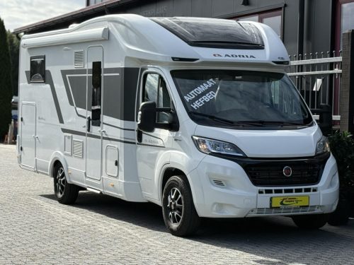 Adria Matrix Plus 670 SC Cama Queen - AUTOM&Aacute;TICO foto: 3