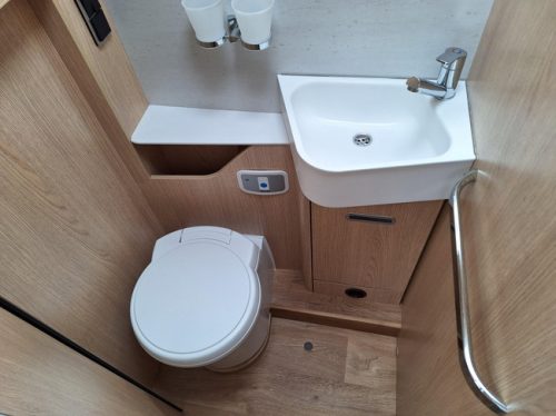 Hymer B-MC T 680 + LEVEL SYST&Egrave;ME+VELOSLIDE photo: 10