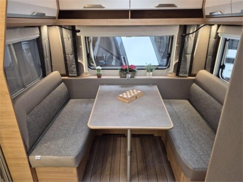 Knaus Sudwind Black Selection 460 EU Red Edition Foto: 2