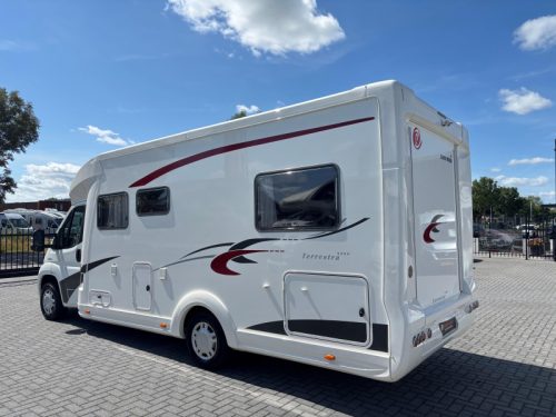 Eura Mobil Terrestra 720 Single beds/2015/Pop-top roof photo: 4