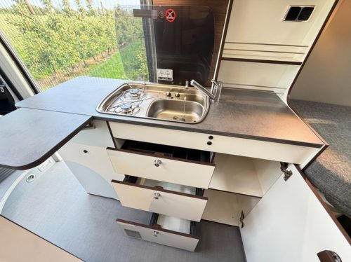 P&ouml;ssl Summit Prime 640 180 HP Automatic / Lithium / Solar / Inverter / Towbar with E-bike carrier / Satellite TV photo: 13
