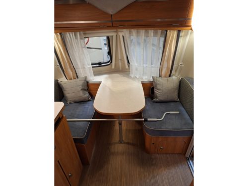 Eriba Touring 410 GT L&auml;ngsschl&auml;fer Sitzgruppe Rangierhilfe Foto: 7