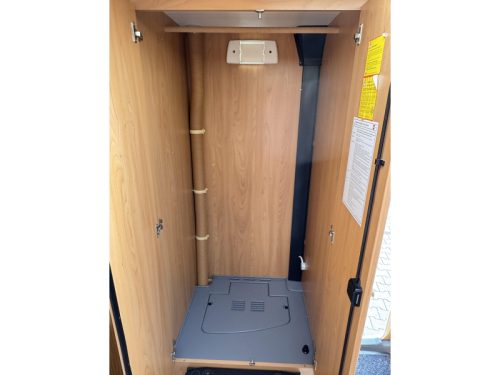 B&uuml;rstner Ventana 460 TS - Mover - Auvent  photo : 13