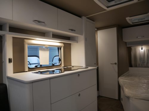 Dethleffs C'Go 475 FR FREE mover and awning photo: 5